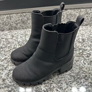 Black ankle booties! Size 6